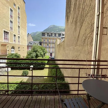 Confortable 4 Pers. Avec Mezzanine Et Balcon Au Centre De - Fr-1-812-112 Cauterets