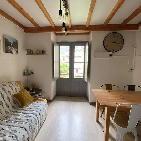 Confortable 4 Pers. Avec Mezzanine Et Balcon Au Centre De - Fr-1-812-112 Apartment Cauterets